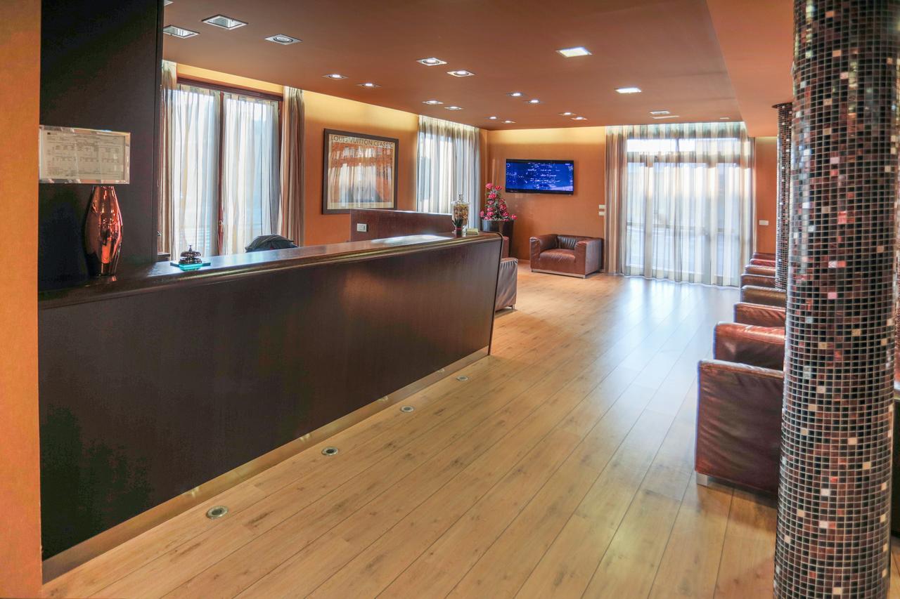 Hotel Fortyfive Chivasso Kültér fotó