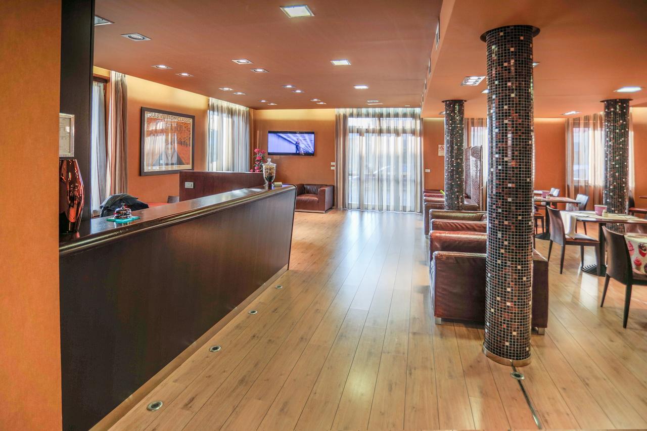 Hotel Fortyfive Chivasso Kültér fotó
