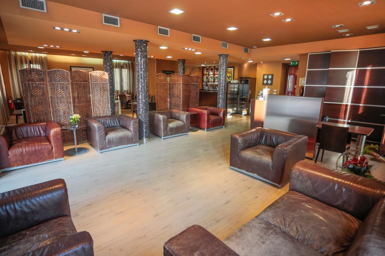 Hotel Fortyfive Chivasso Kültér fotó