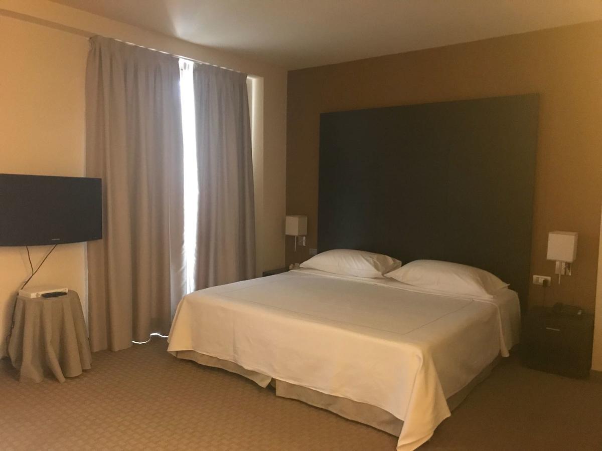 Hotel Fortyfive Chivasso Kültér fotó