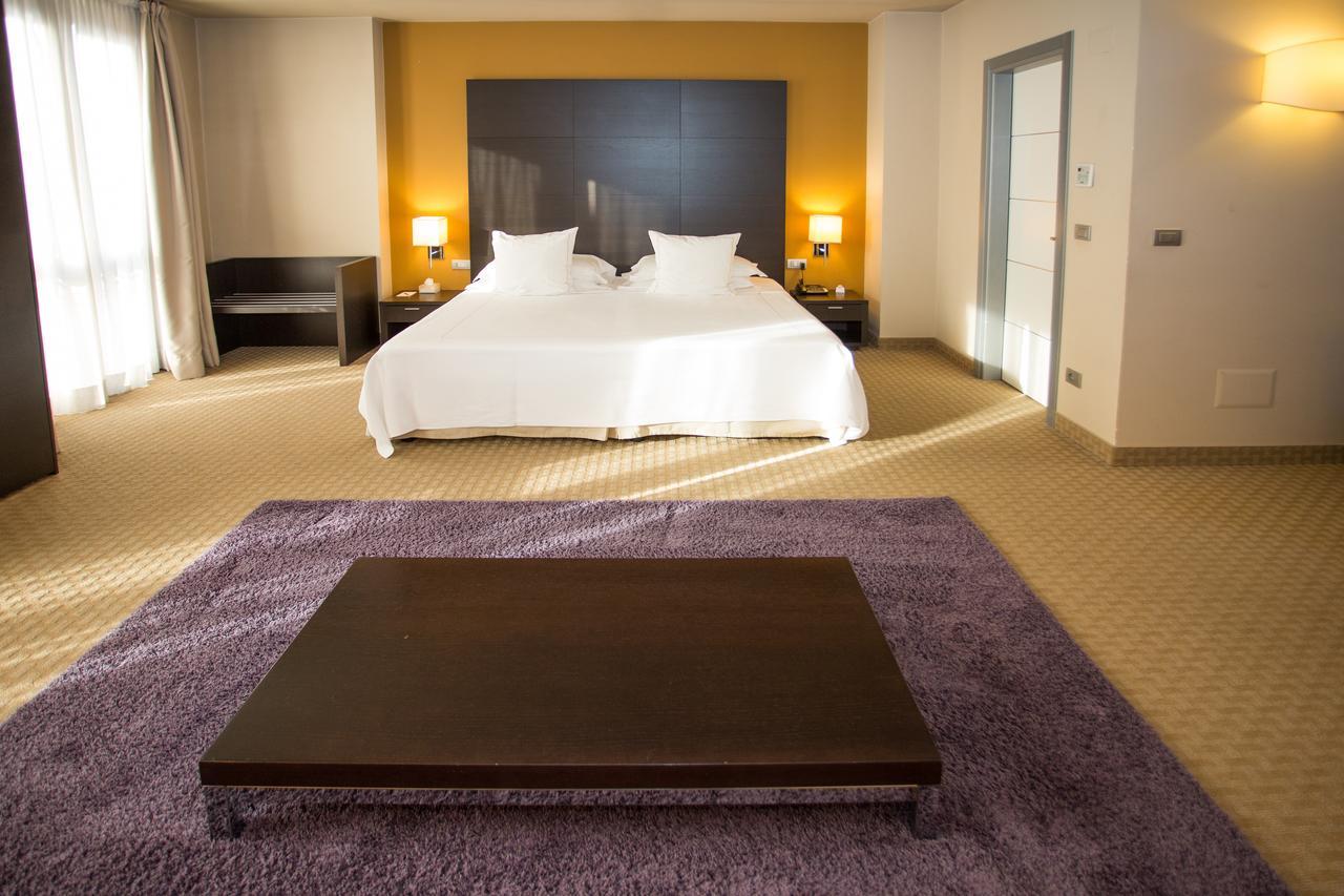Hotel Fortyfive Chivasso Kültér fotó